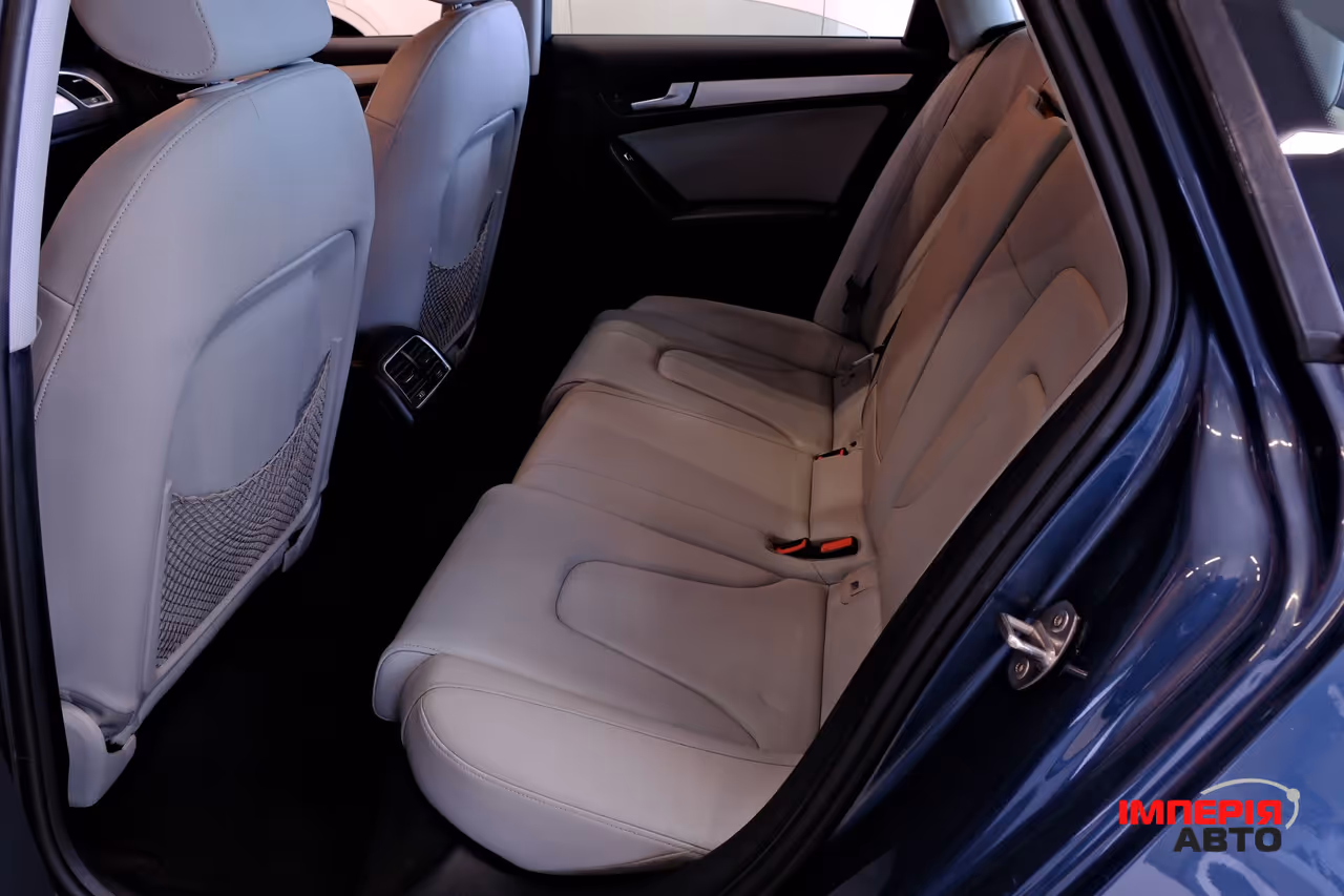 Audi A4 - фото 8