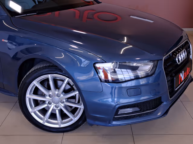 Audi A4 - фото 3
