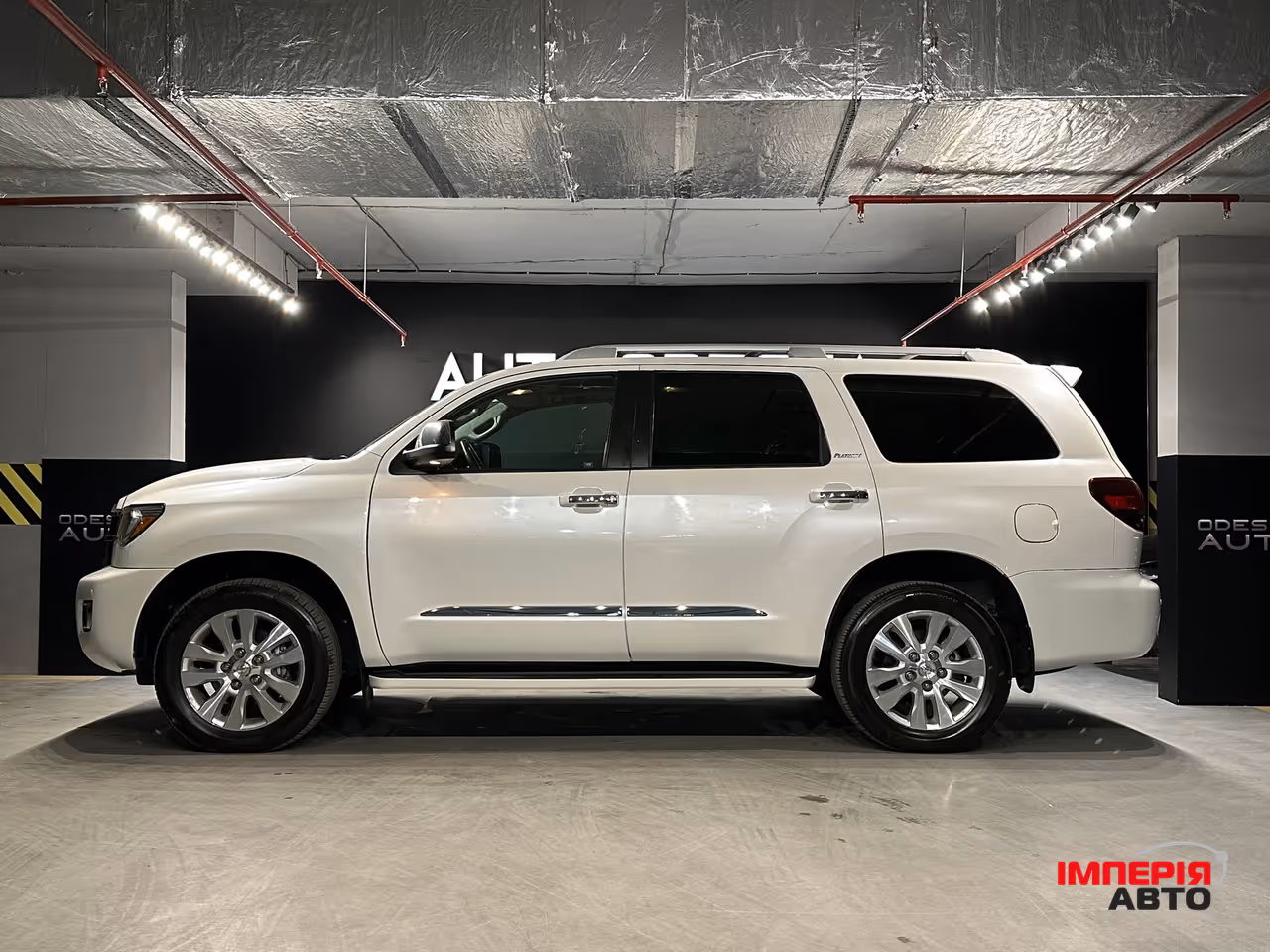 Toyota Sequoia - фото 5