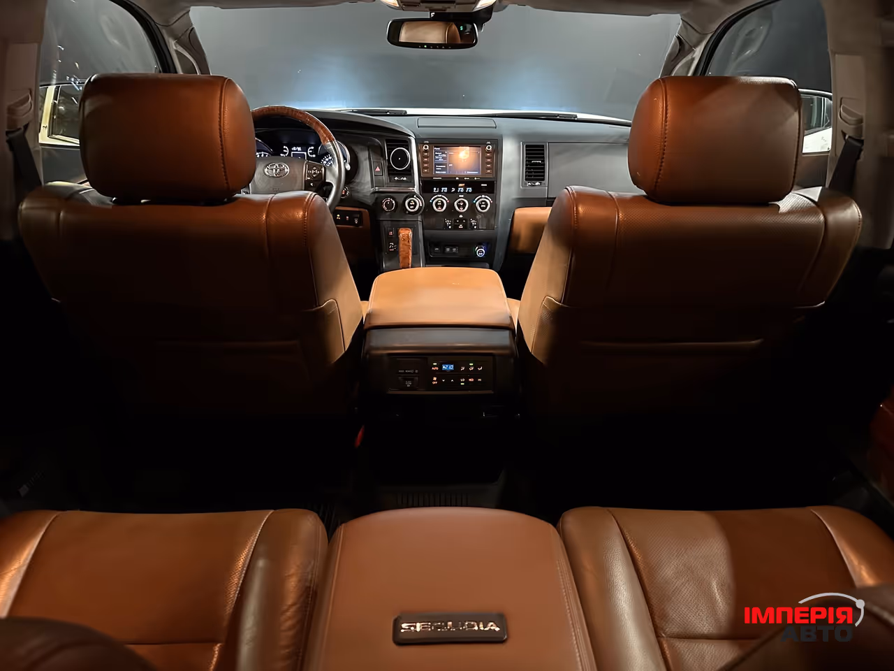 Toyota Sequoia - фото 11