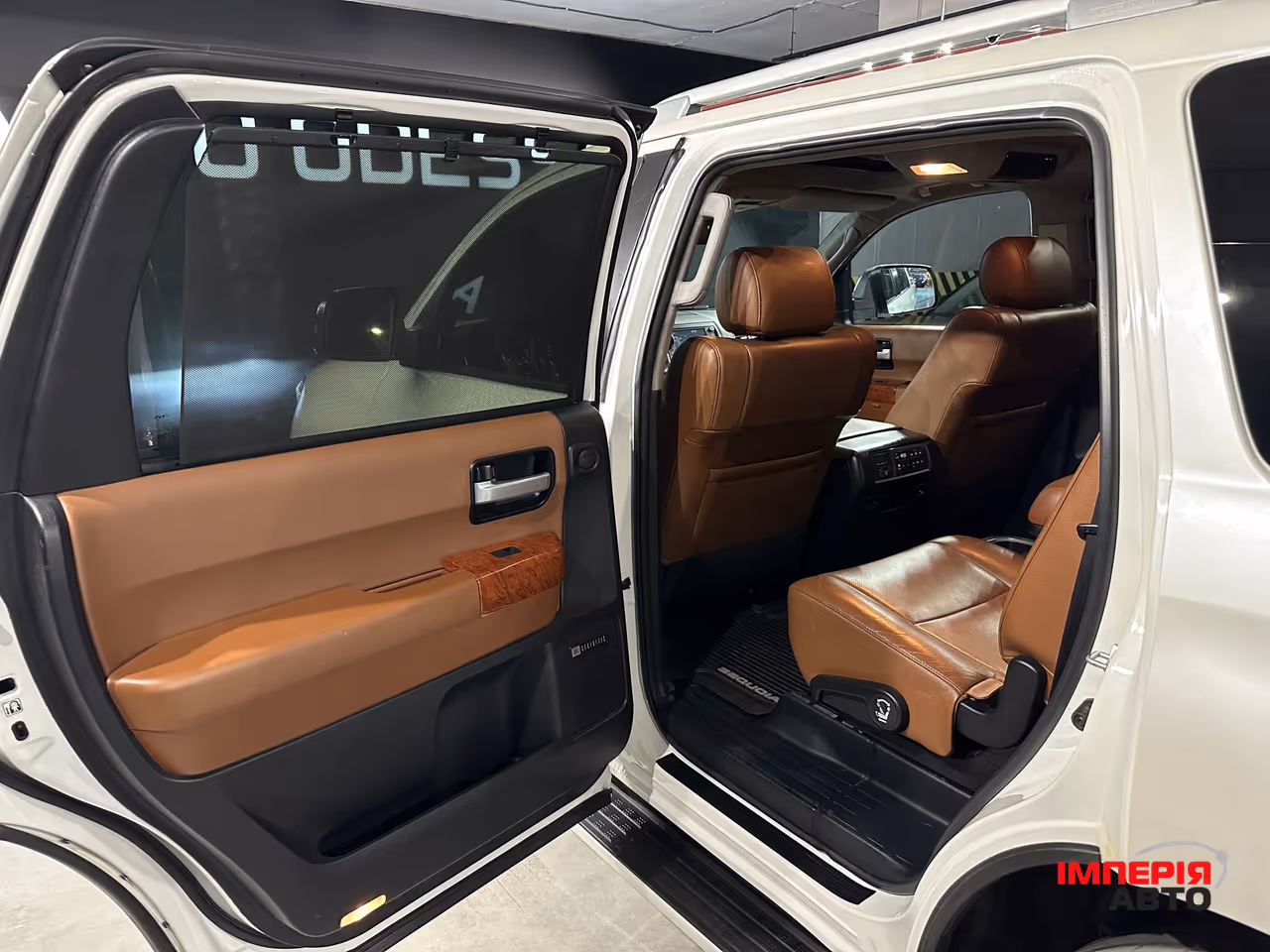 Toyota Sequoia - фото 19