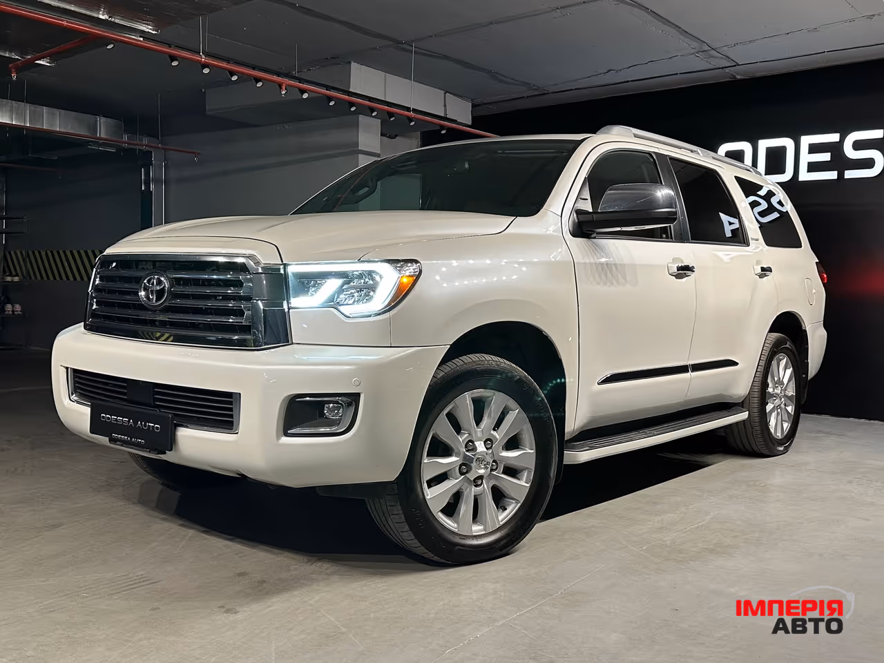 Toyota Sequoia - фото 2