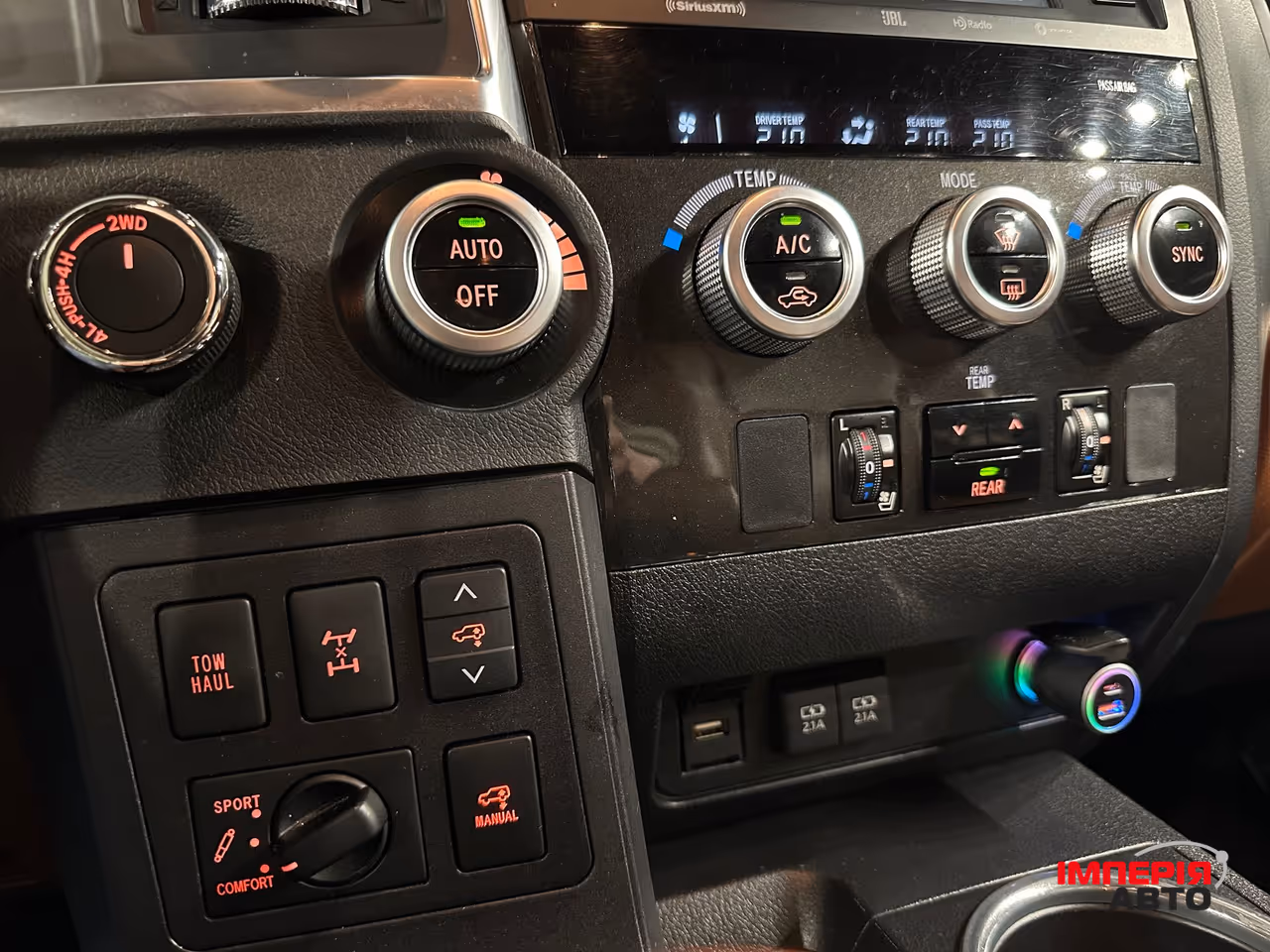Toyota Sequoia - фото 26