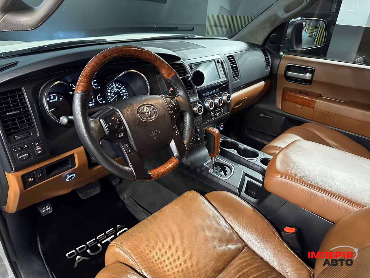Toyota Sequoia - фото 20