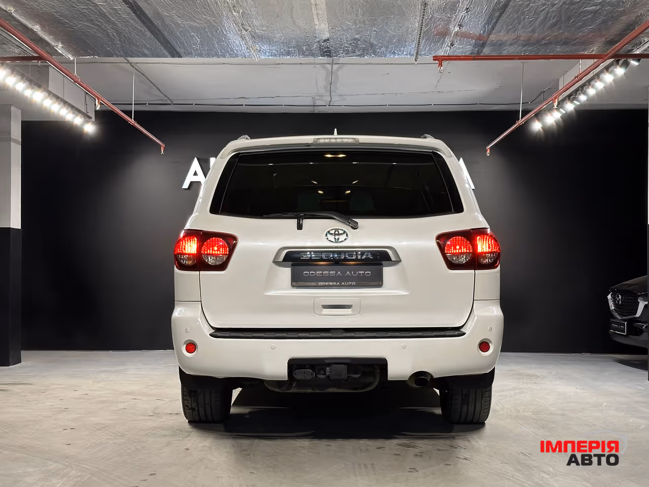 Toyota Sequoia - фото 6