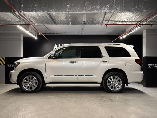 Toyota Sequoia - фото 5