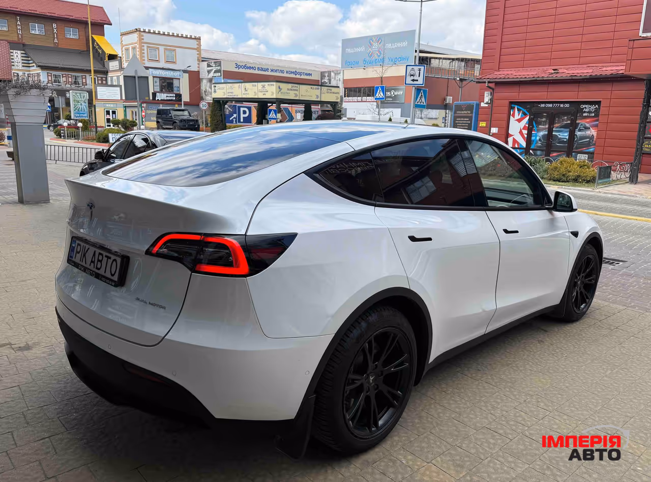 Tesla Model Y - фото 3
