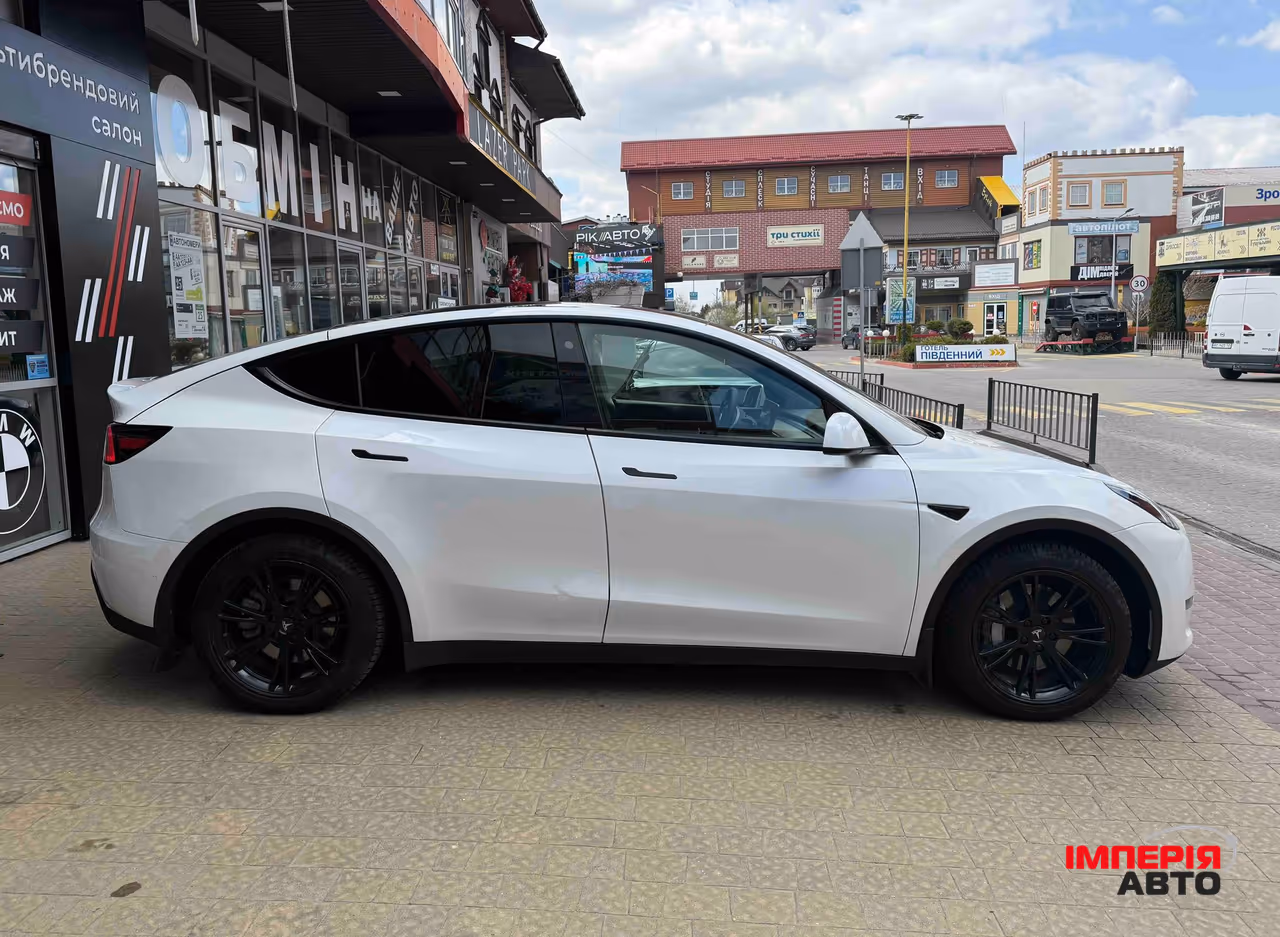 Tesla Model Y - фото 2
