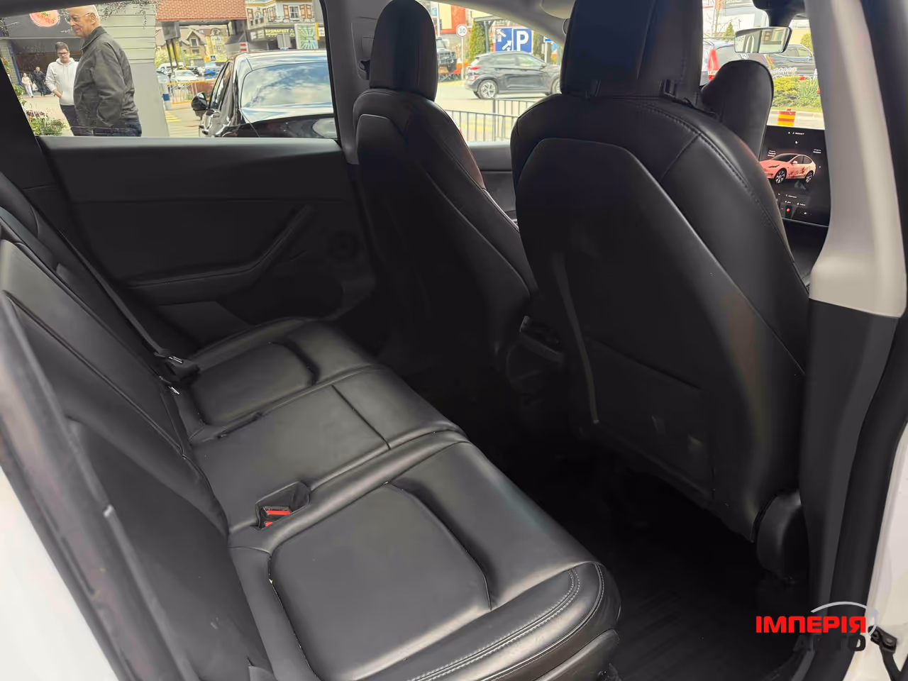 Tesla Model Y - фото 9