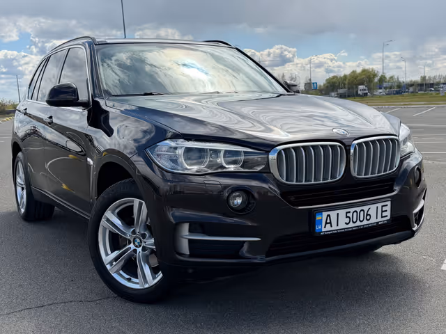 BMW X5 - фото 1