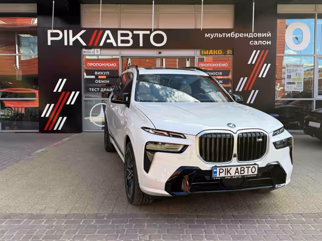 BMW X7 - фото 1