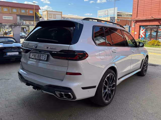 BMW X7 - фото 4