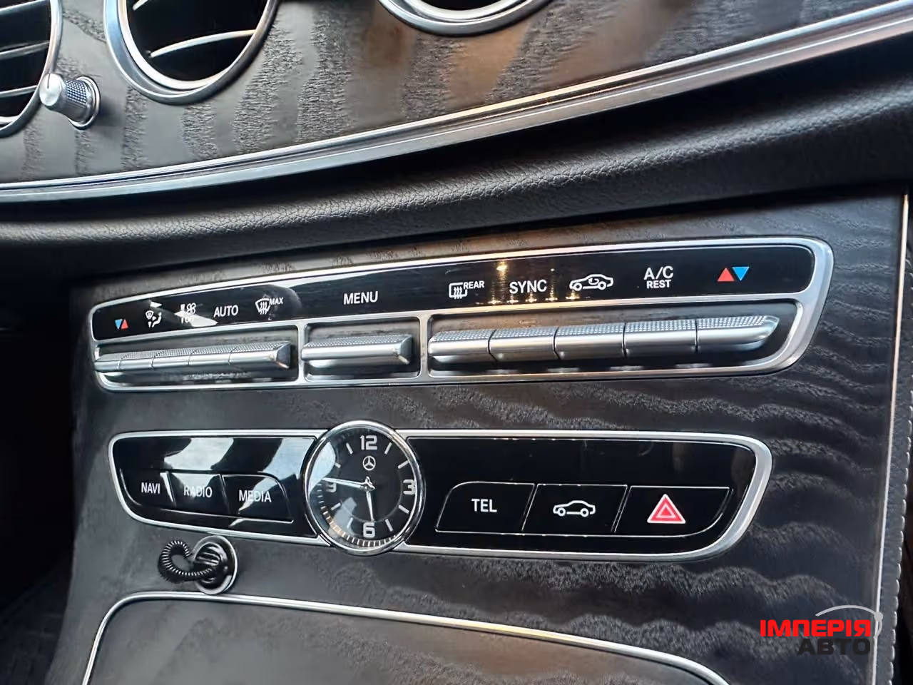 Mercedes-Benz E-Класс - фото 19