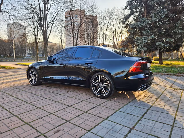 Volvo S60 - фото 5
