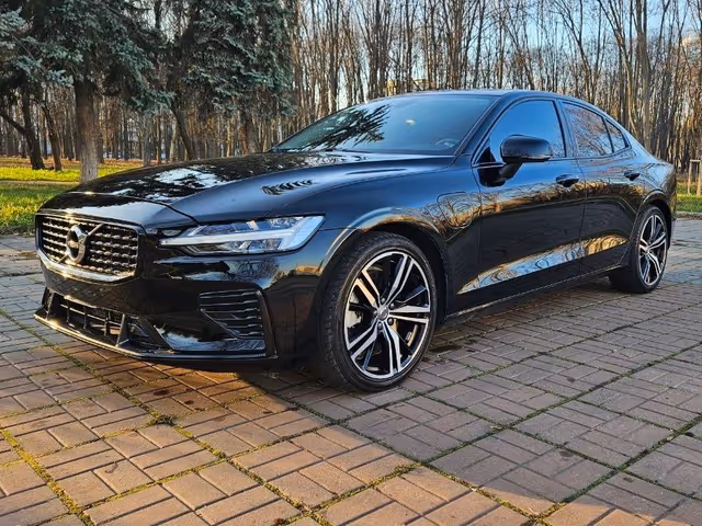 Volvo S60 - фото 1