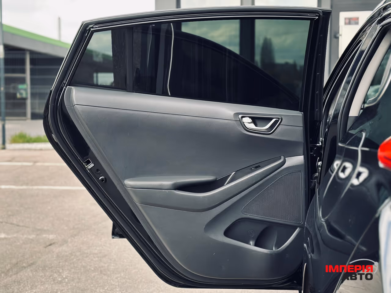 Hyundai IONIQ - фото 11