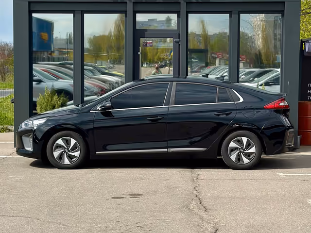 Hyundai IONIQ - фото 3
