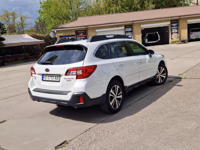 Subaru Outback - фото 4