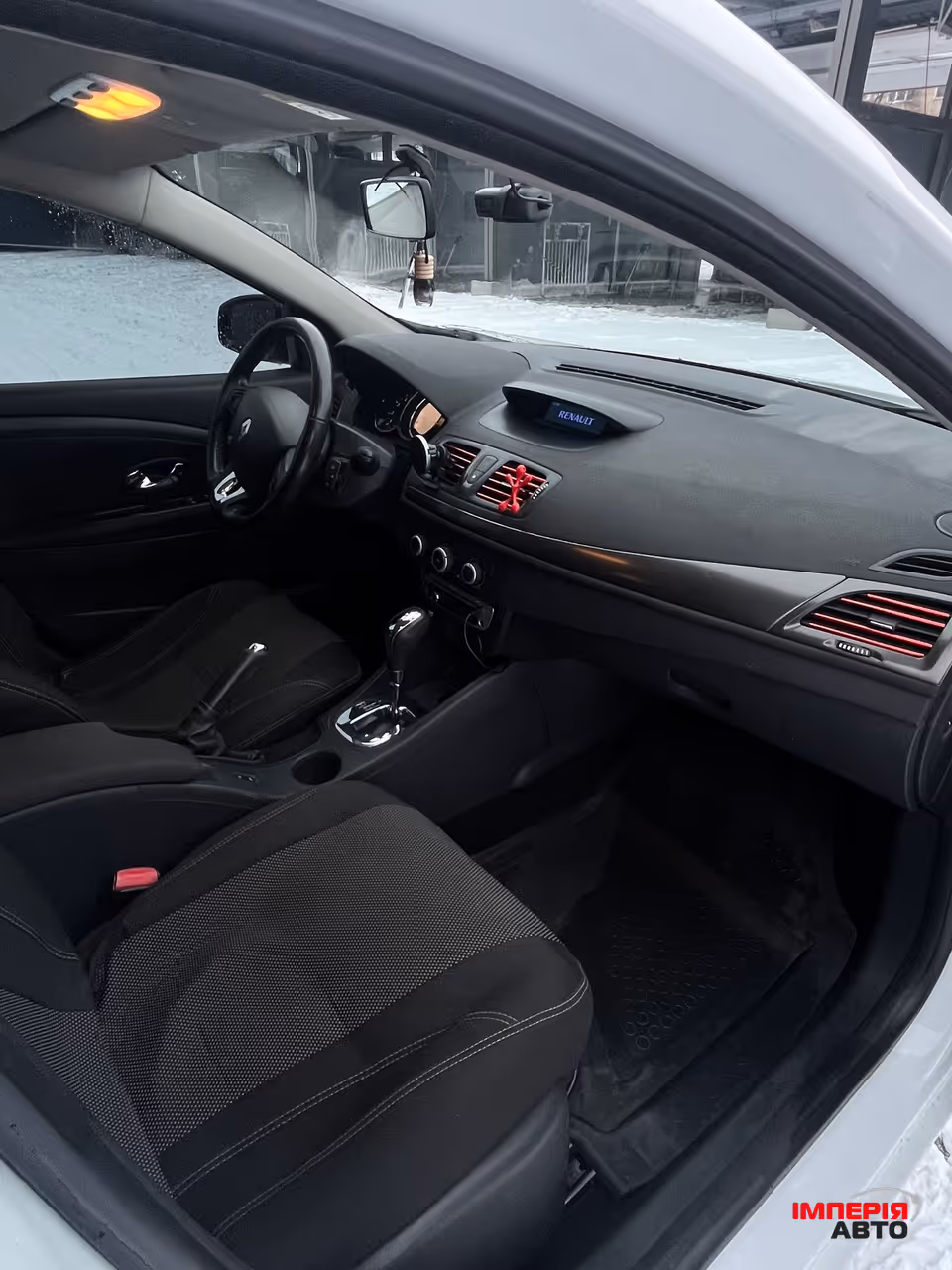 Renault Megane - фото 11