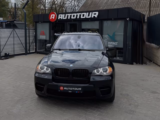 BMW X5 - фото 2
