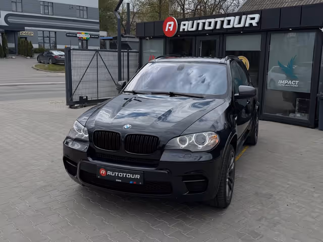 BMW X5 - фото 1