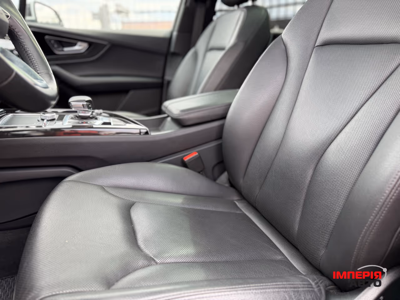Audi Q7 - фото 17