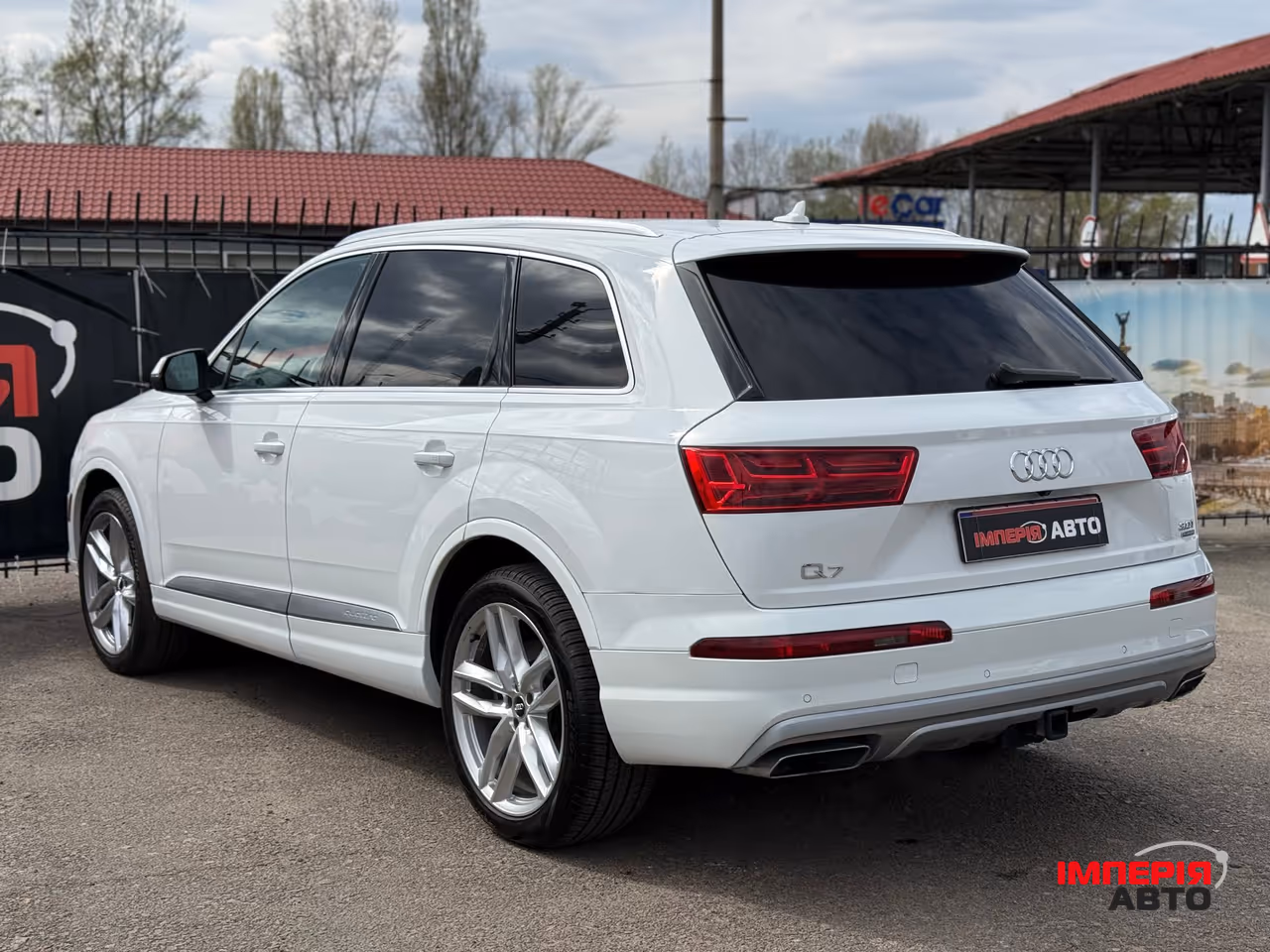 Audi Q7 - фото 5