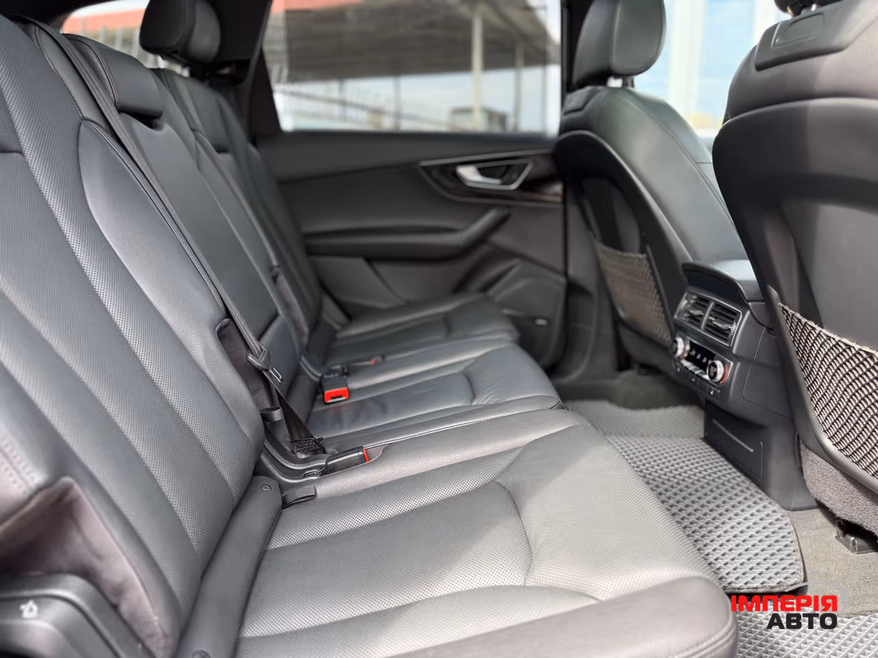 Audi Q7 - фото 13