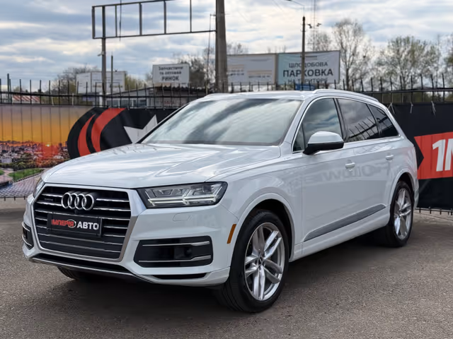 Audi Q7 - фото 1