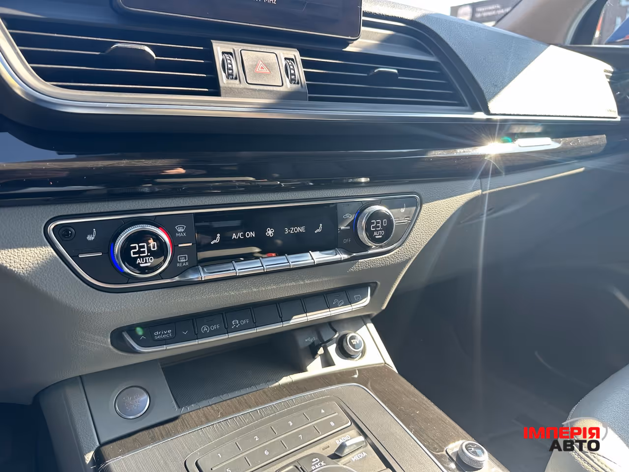 Audi Q5 - фото 12