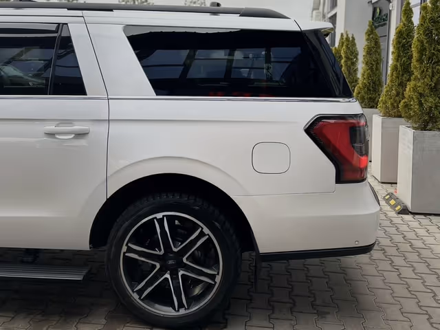 Ford Expedition - фото 3