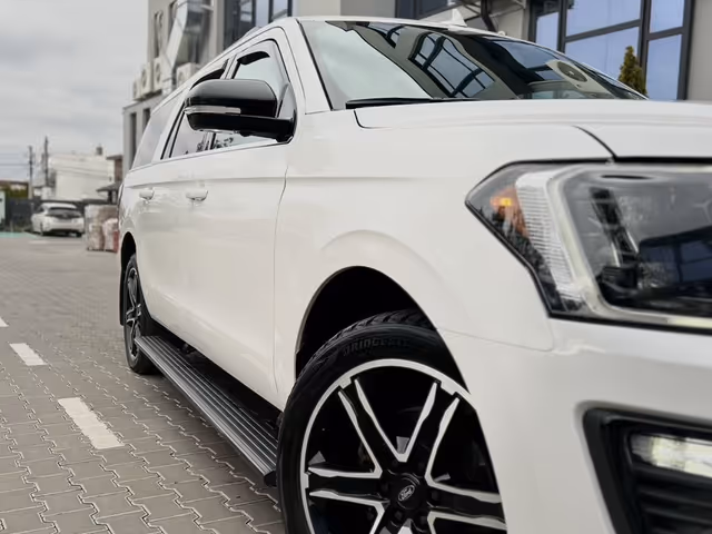 Ford Expedition - фото 1