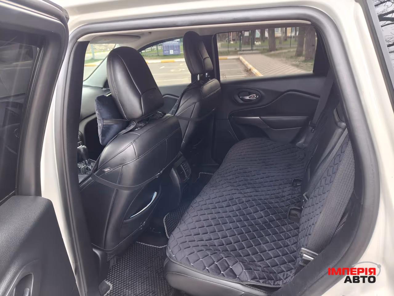 Jeep Cherokee - фото 8