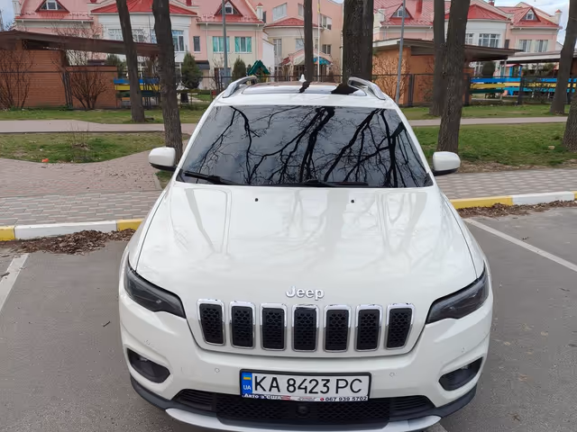 Jeep Cherokee - фото 3