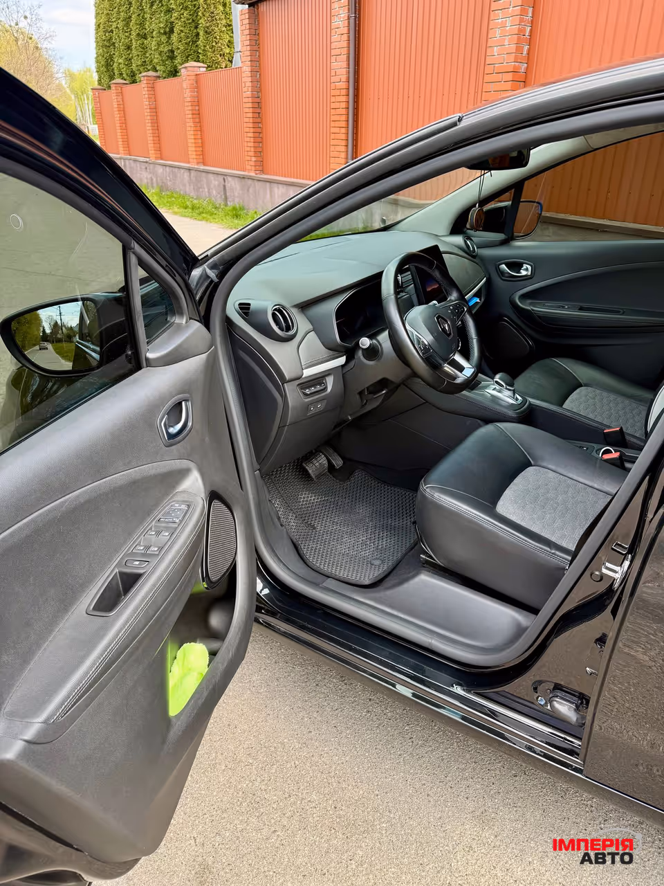 Renault ZOE - фото 12
