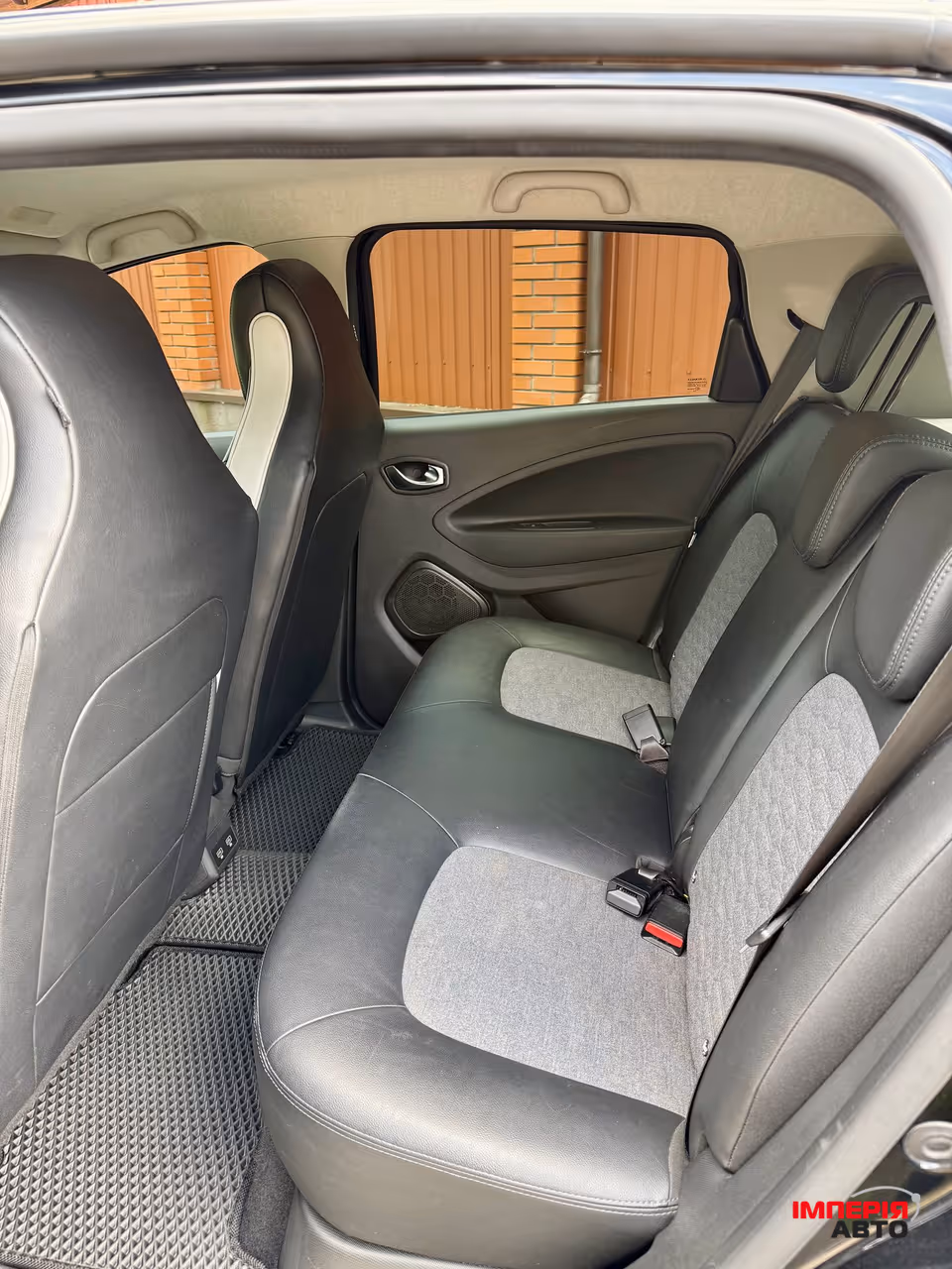Renault ZOE - фото 11