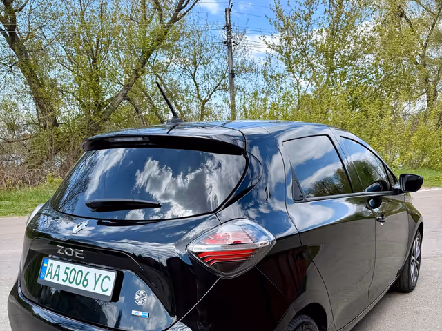 Renault ZOE - фото 4