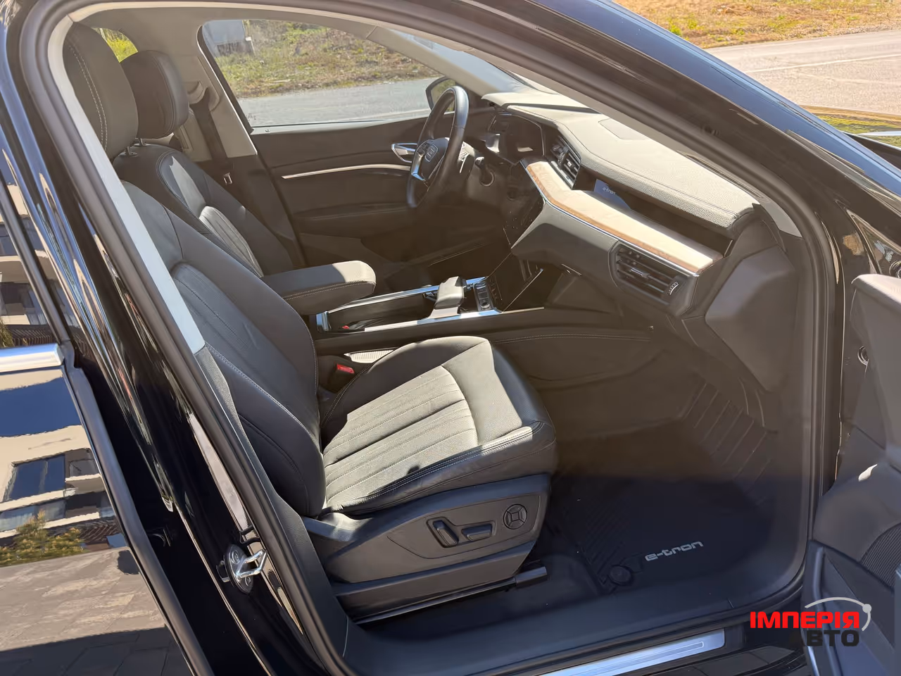 Audi e-tron - фото 27