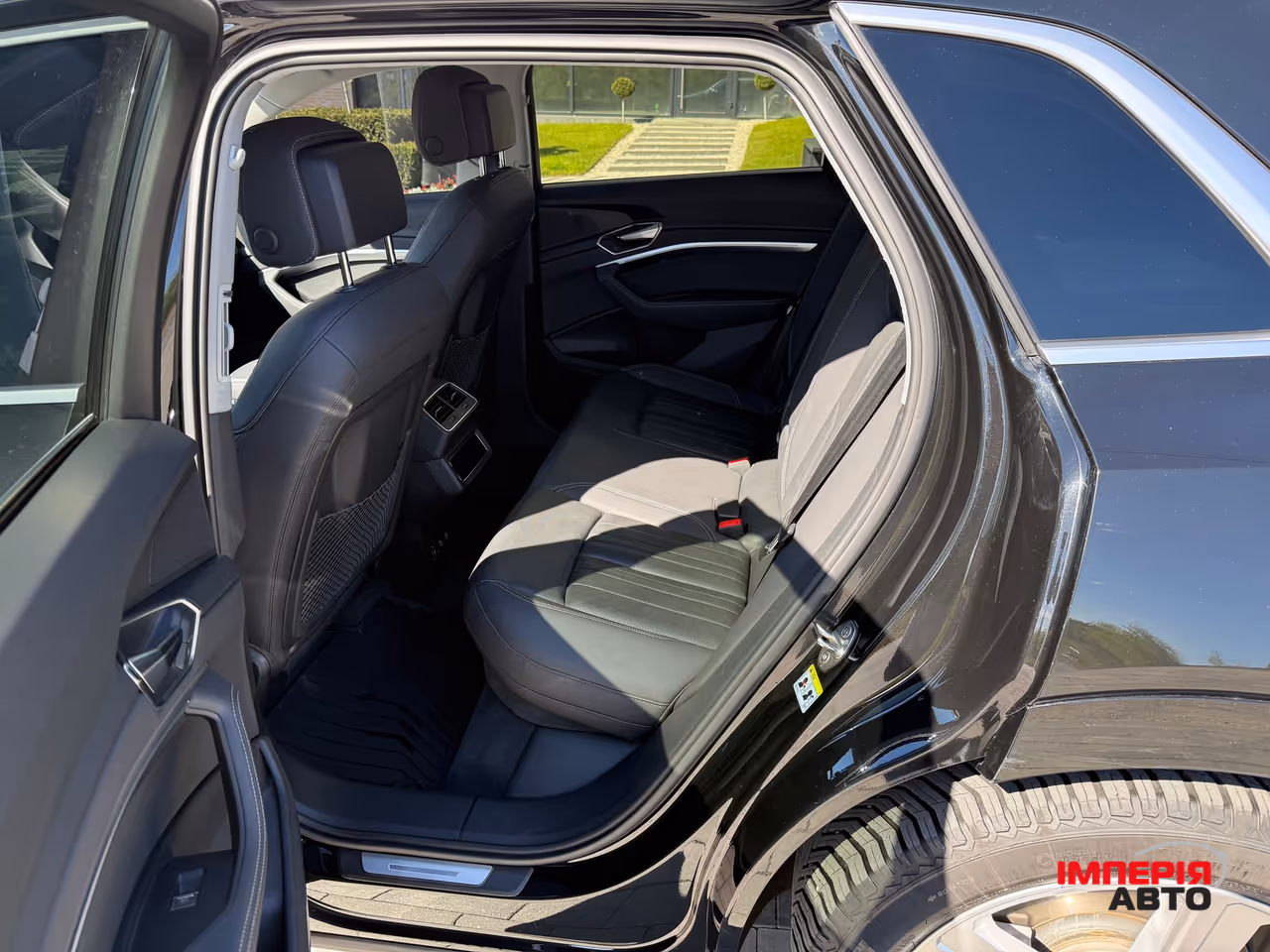 Audi e-tron - фото 20
