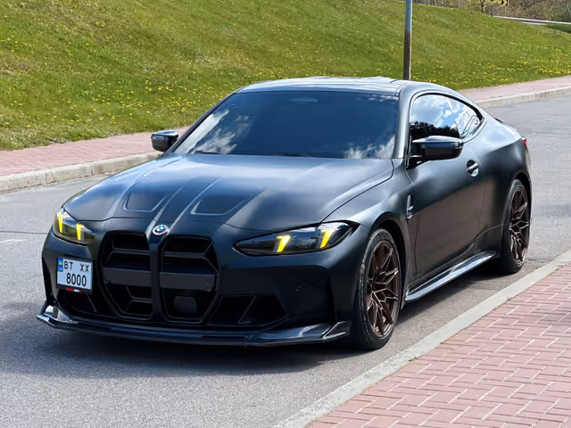 BMW M4 - фото 1