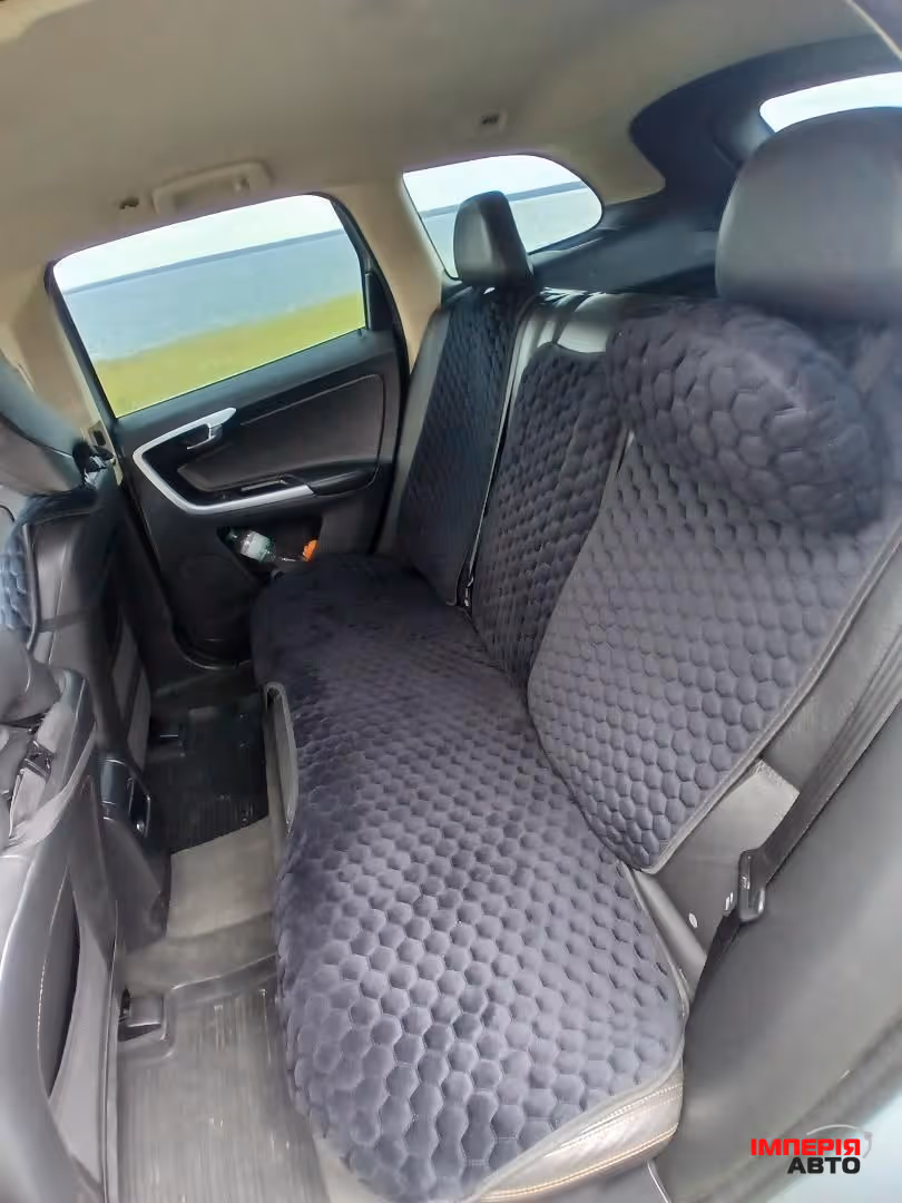Volvo XC60 - фото 7