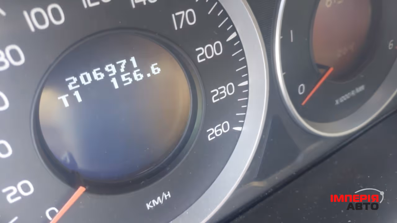 Volvo XC60 - фото 8