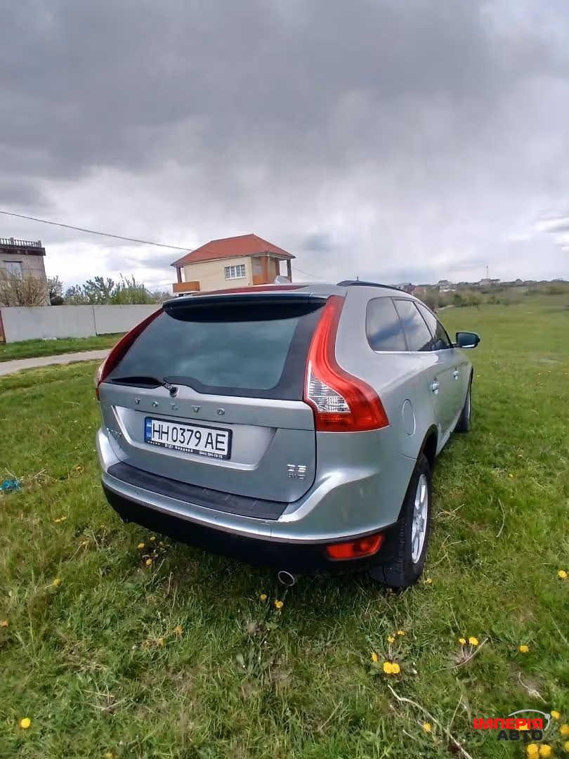 Volvo XC60 - фото 1