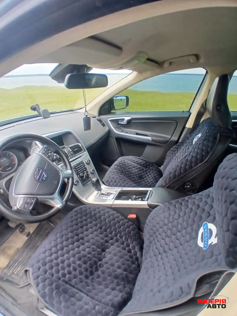 Volvo XC60 - фото 6