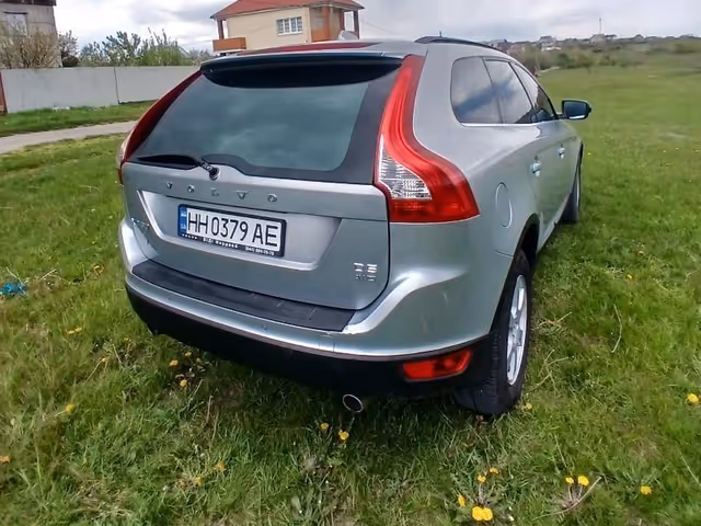 Volvo XC60 - фото 1