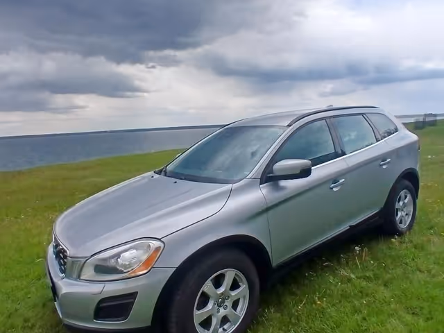 Volvo XC60 - фото 3