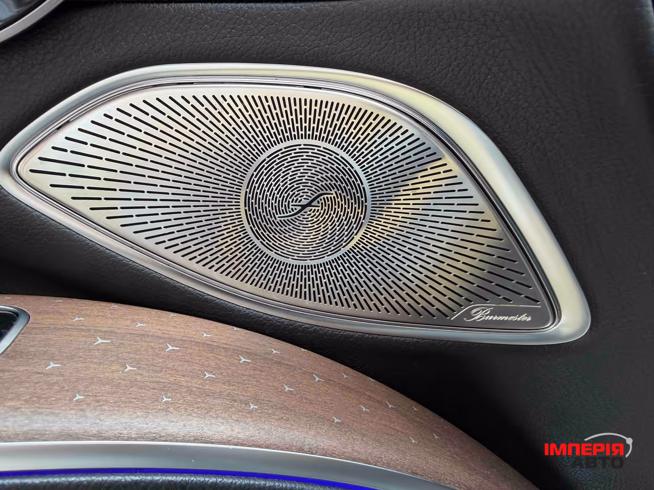 Mercedes-Benz EQS SUV - фото 14