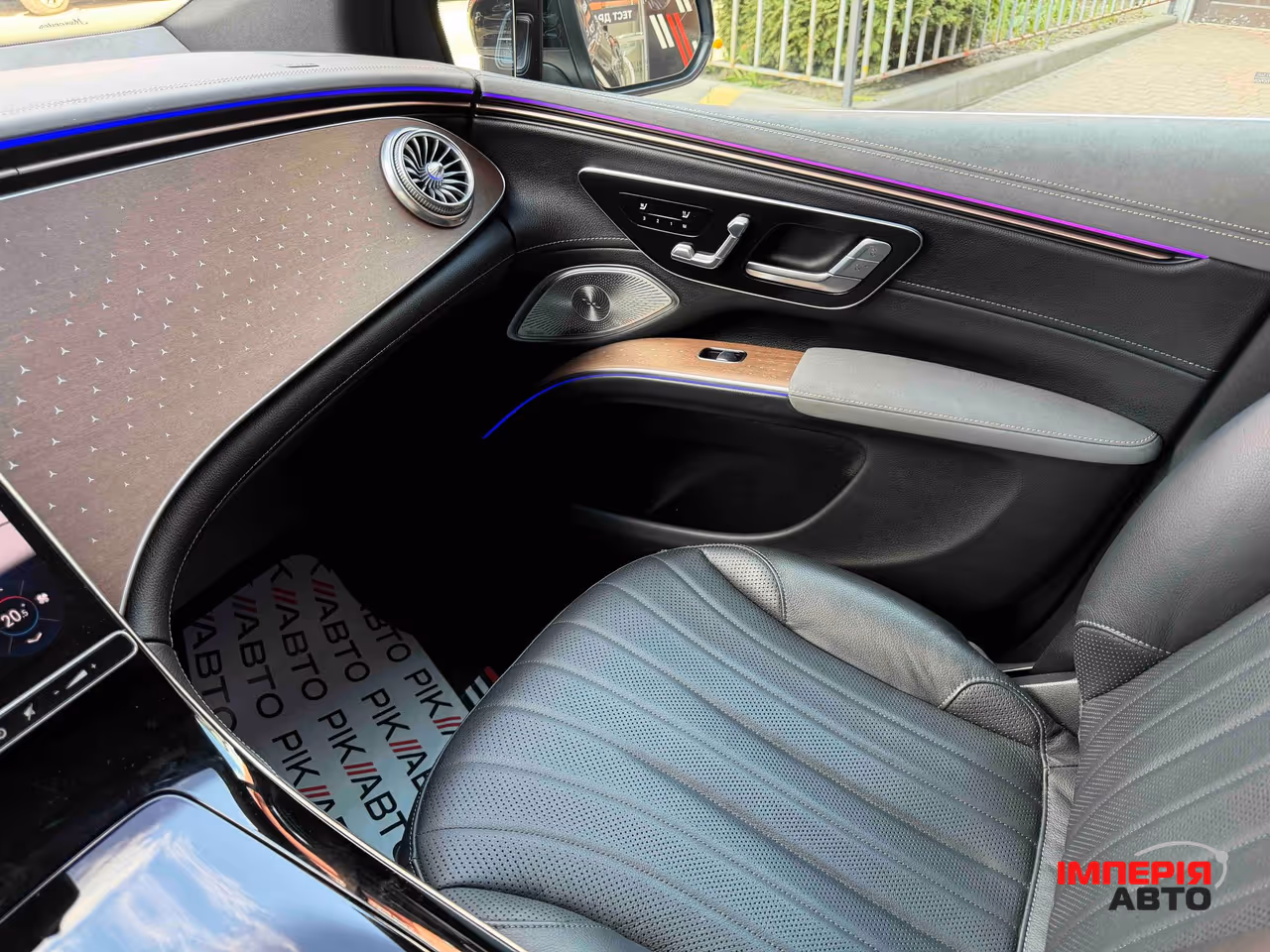 Mercedes-Benz EQS SUV - фото 33