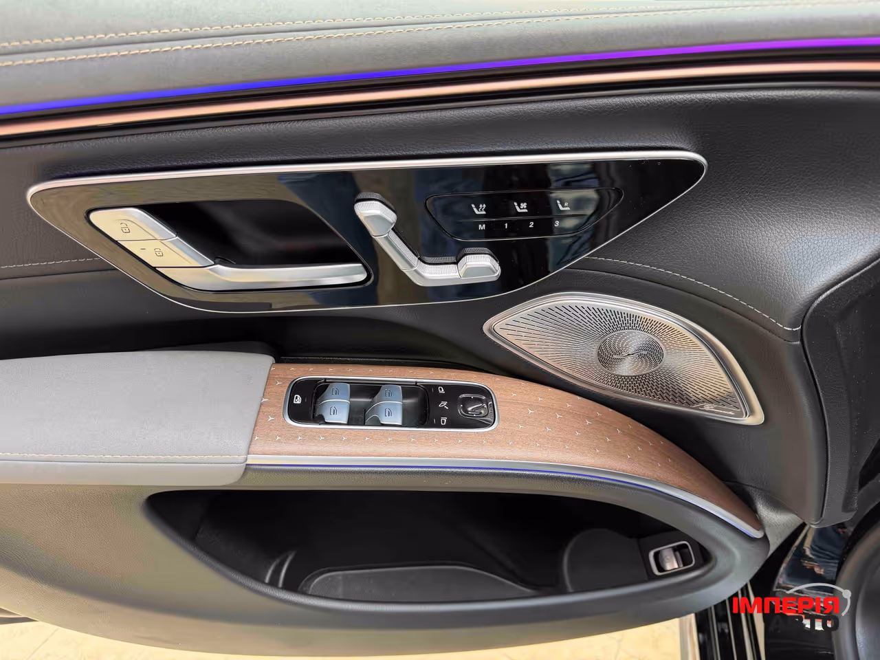 Mercedes-Benz EQS SUV - фото 13