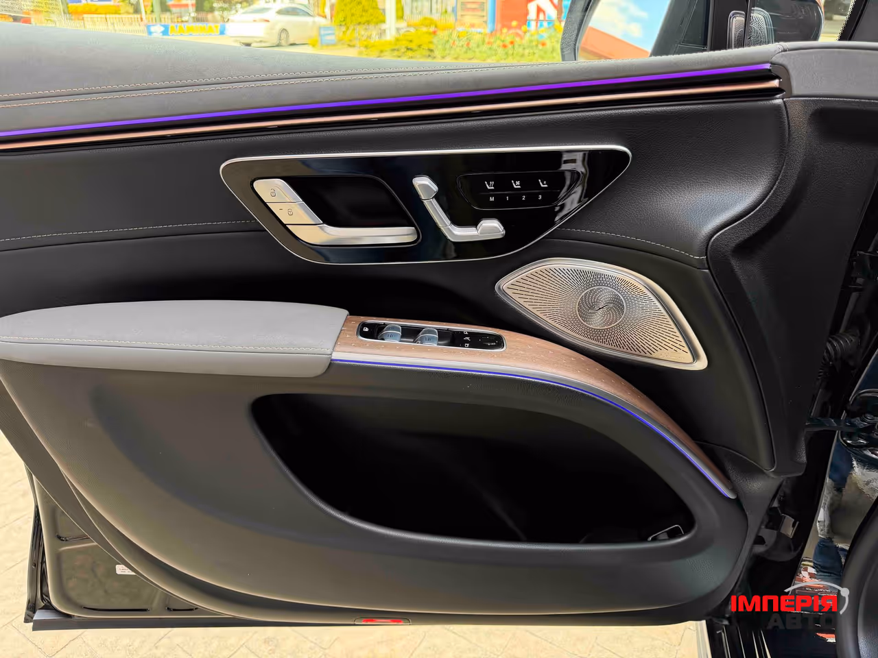 Mercedes-Benz EQS SUV - фото 12